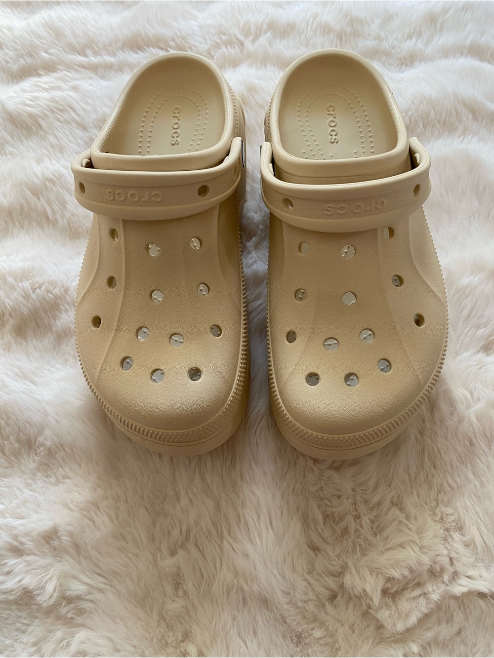 CROCS Unisex Classic Clog Platform in Light Beige